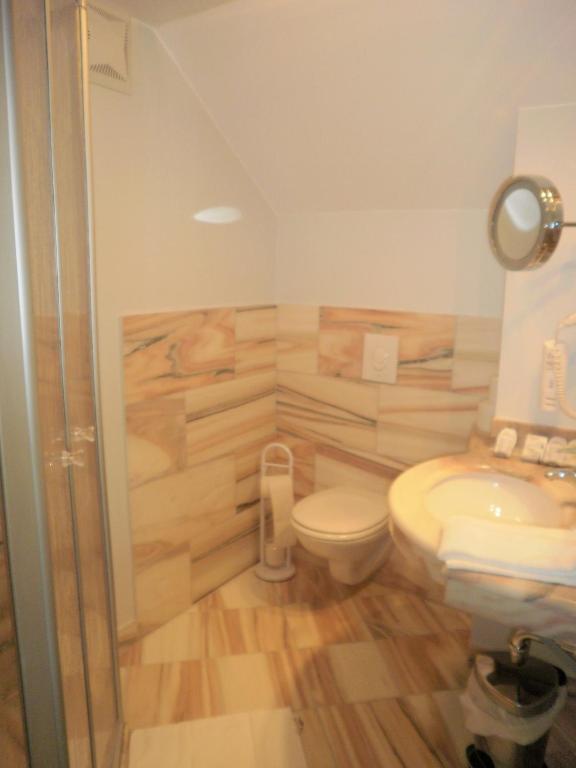 Stadtvilla Auerhahn Vöcklabruck Zimmer foto